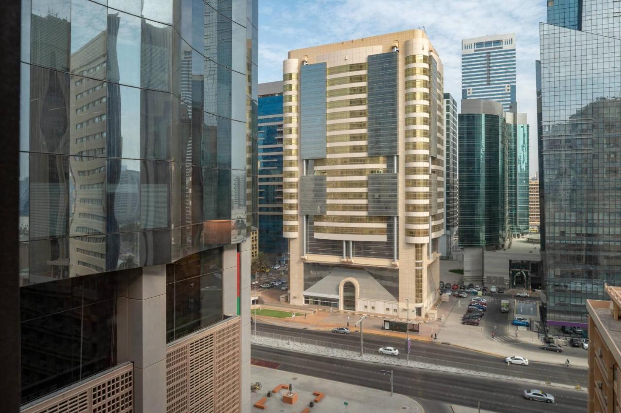 Отель Courtyard By Marriott World Trade Center, Абу-Даби Экстерьер фото
